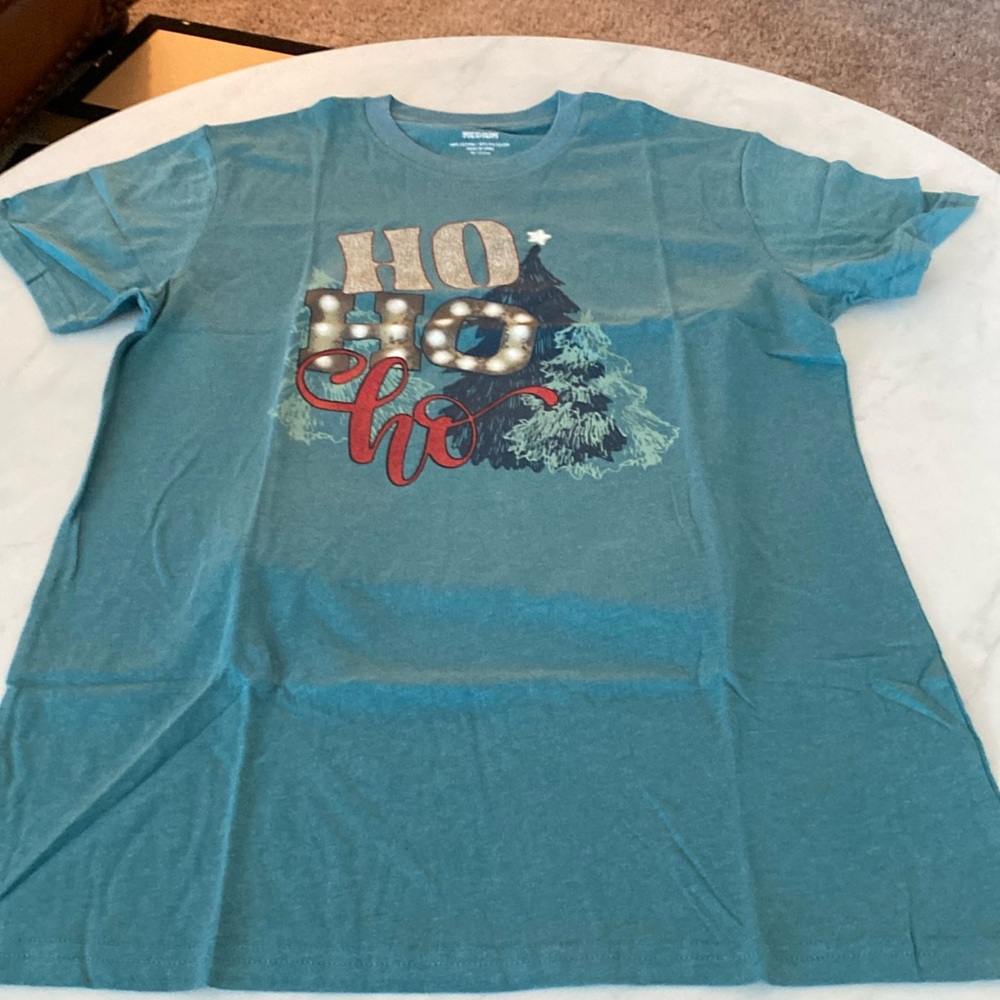 Medium Holiday/ Christmas t shirt
